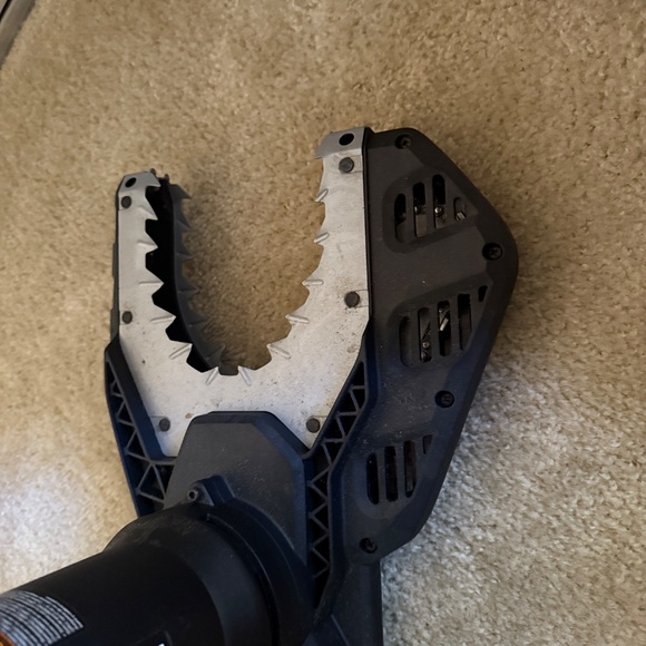 Worx Chainsaw - Picture 5 of 8